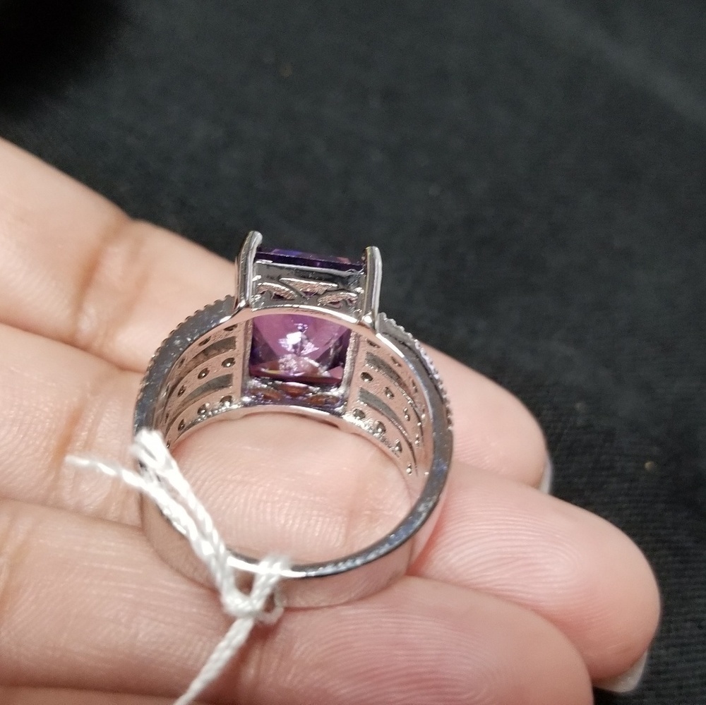 RING - Picture 5 of 7